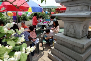 2019년 봉축행사: 컵등 만들기 체험.